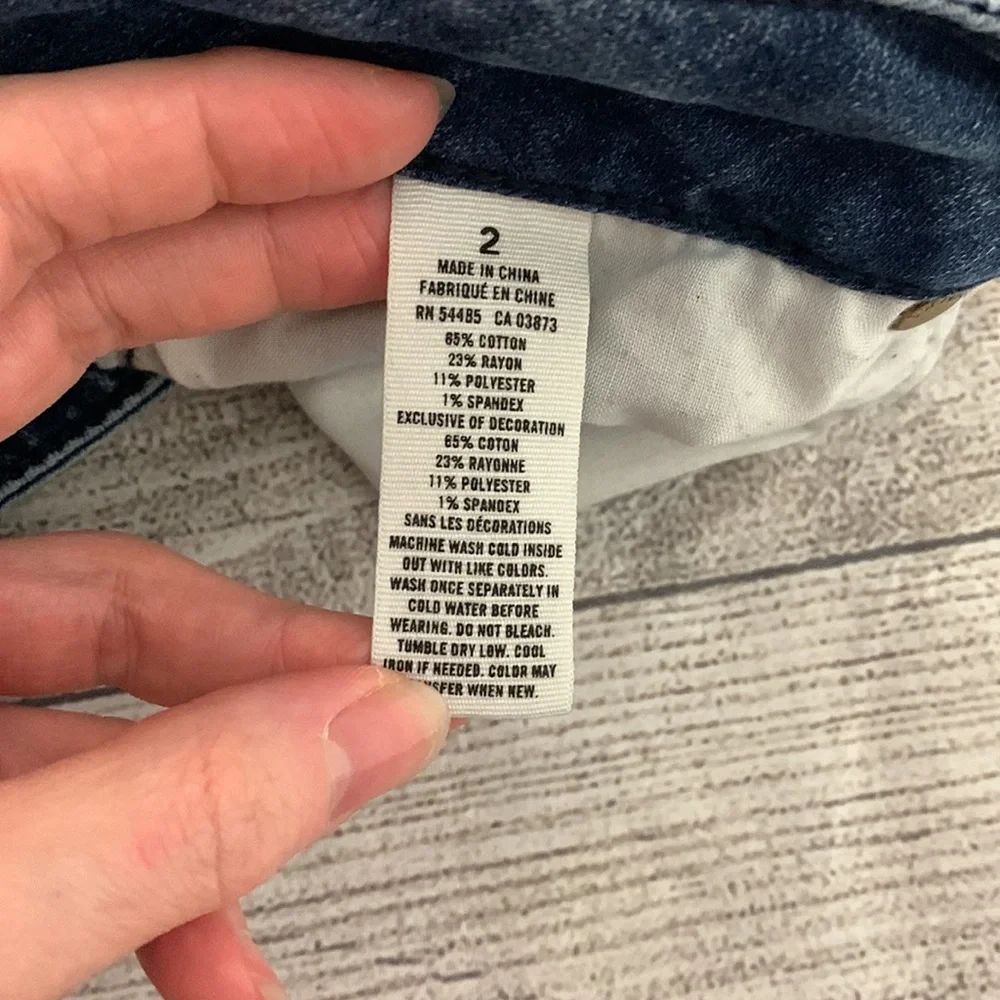 American Eagle denim shorts size 2 - Picture 3 of 4